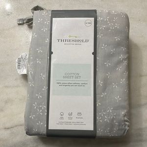 XL twin sheet set. Perfect for college